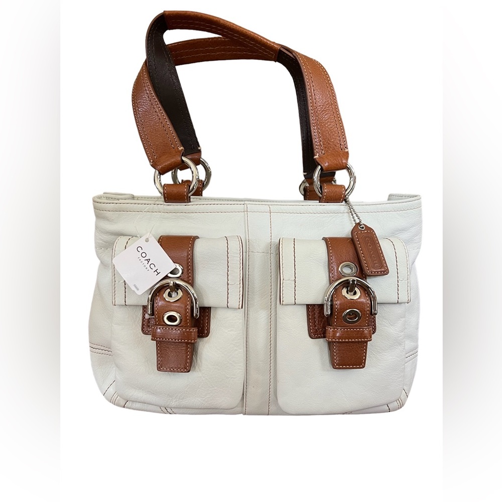 🌸COACH Soho pocket tote.
